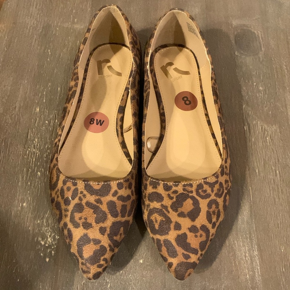 Leopard print flats 🤎